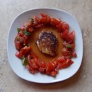 Ricotta-Küchlein mit Tomatensalat